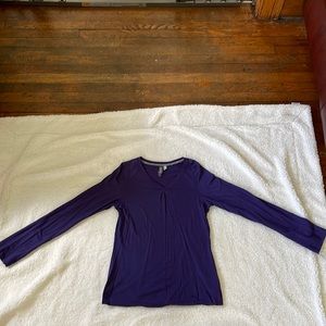 AUTHENTIC EUC long-sleeved Ibex shirt